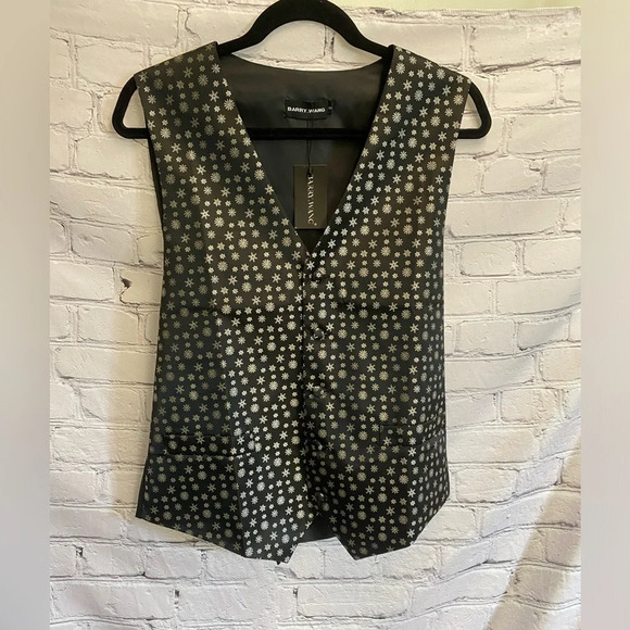 5/$20 Men’s Barry Wang Winter Holiday Black & Silver Snowflakes Formal Vest Sz S - Picture 1 of 5